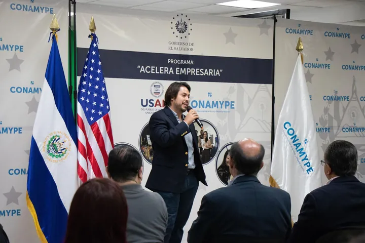 José Roberto Rodríguez Duque: Acelera Empresaria, a business acceleration program for Salvadoran women
